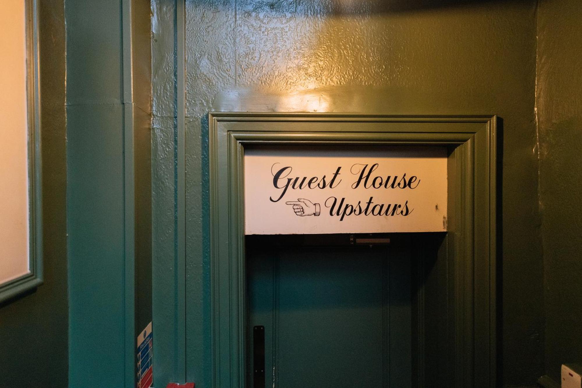 לונדון The Crown Pub & Guesthouse מראה חיצוני תמונה